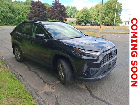 Used 2022 Toyota RAV4 XLE w/ Convenience Package AWD/4WD image 4