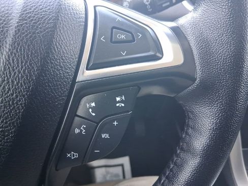 Used 2024 Ford Edge SEL image 21