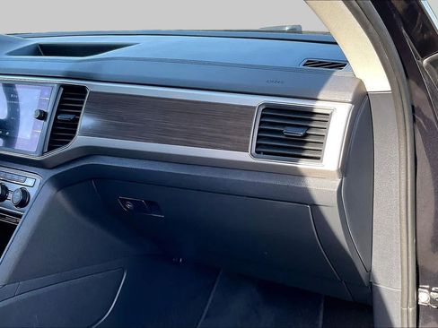 Used 2019 Volkswagen Atlas SE w/ Towing Package AWD/4WD image 17