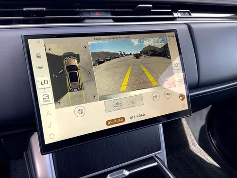 New 2025 Land Rover Range Rover SE image 16