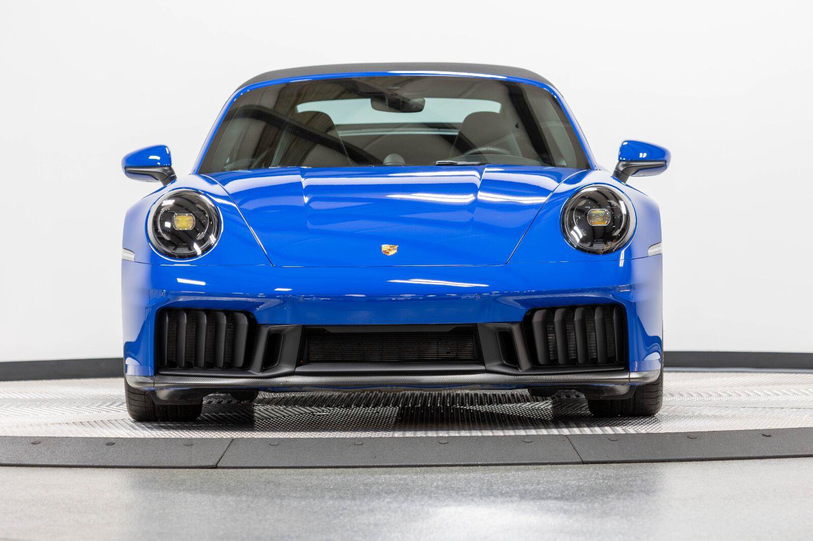 Used 2026 Porsche 911 Carrera 4 GTS AWD/4WD image 3
