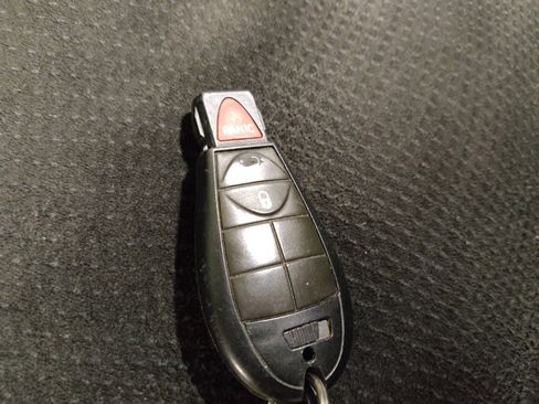 Used 2020 Dodge Grand Caravan SE image 32