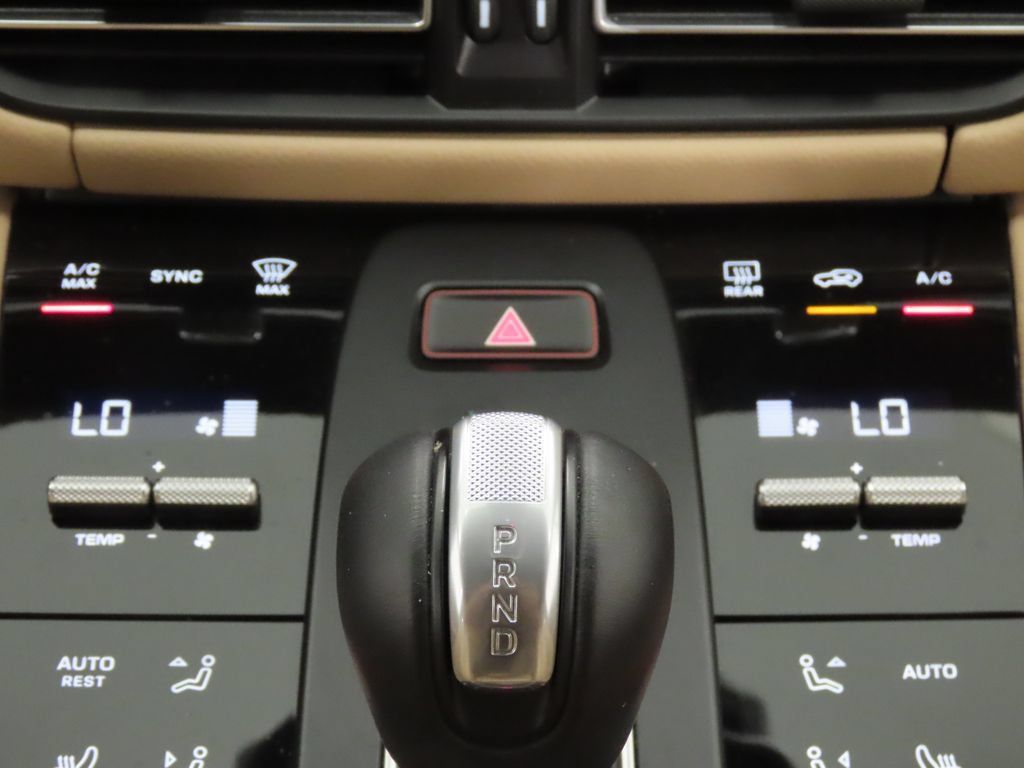Certified 2026 Porsche Macan AWD/4WD image 26