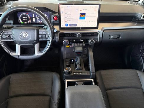 Used 2025 Toyota 4Runner TRD Off-Road AWD/4WD image 15