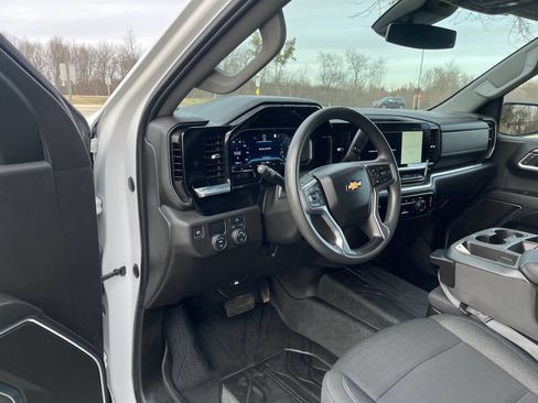 Used 2022 Chevrolet Silverado 1500 LT w/ Protection Package RWD image 11