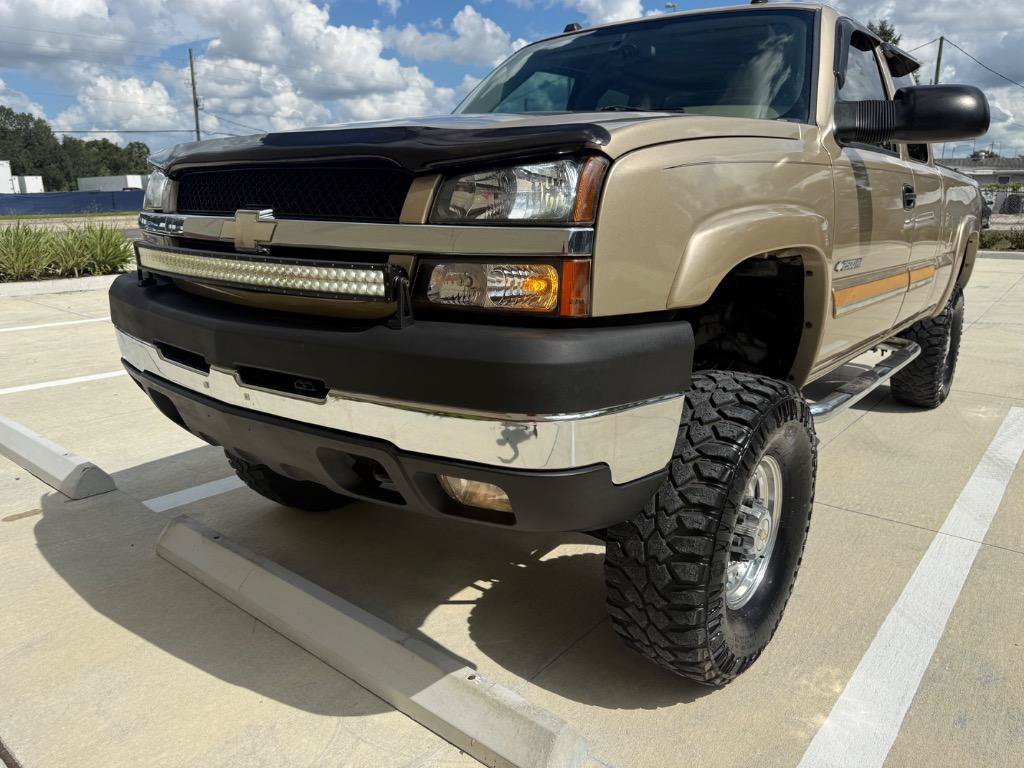 Used 2004 Chevrolet Silverado 2500 LT w/ Skid Plate Package AWD/4WD image 6