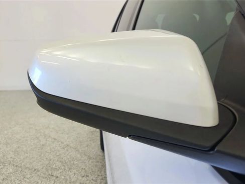 Used 2022 Chevrolet Equinox RS FWD image 35