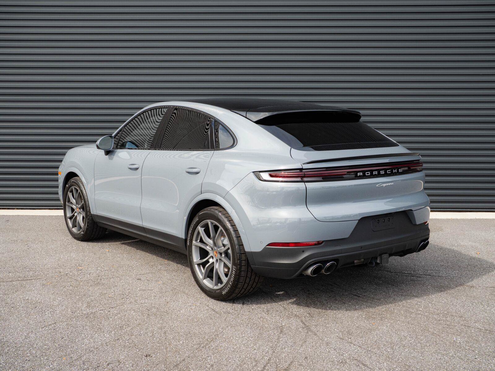 Used 2026 Porsche Cayenne Coupe AWD/4WD image 3