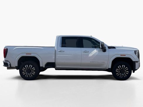 Used 2025 GMC Sierra 3500 Denali Ultimate AWD/4WD image 6