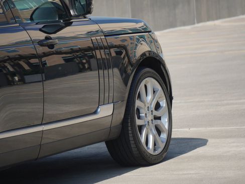 Used 2014 Land Rover Range Rover Supercharged image 28