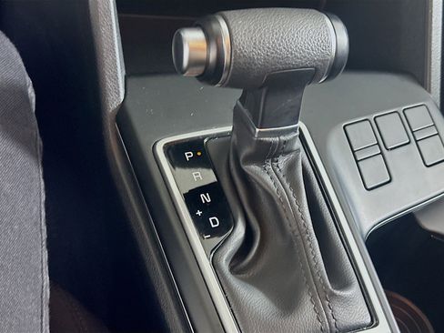 Used 2025 Kia Sportage LX image 24