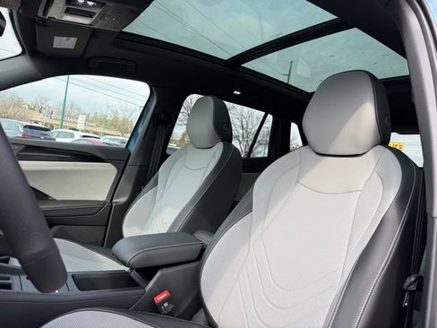New 2026 Volkswagen Tiguan SE R-Line AWD/4WD image 12