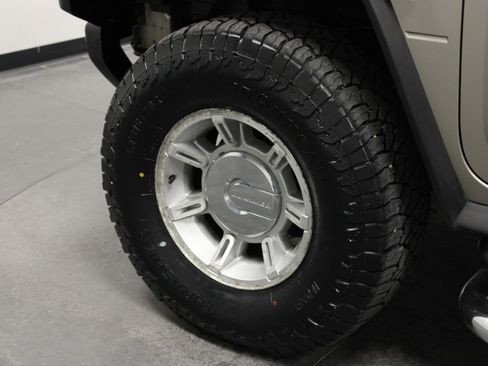 Used 2006 HUMMER H2 AWD/4WD image 10