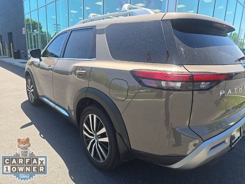 Used 2024 Nissan Pathfinder Platinum AWD/4WD image 15