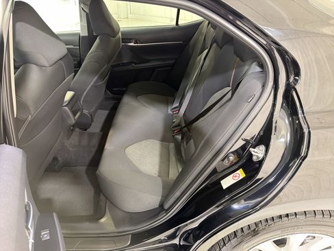 Used 2018 Toyota Camry LE w/ Convenience Package image 23