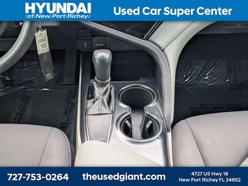 Used 2019 Toyota Camry LE FWD image 19
