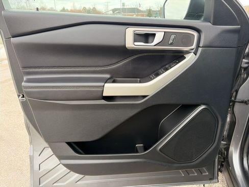 Used 2023 Ford Explorer XLT w/ Equipment Group 202A image 14