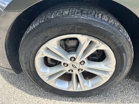 Used 2016 Ford Taurus SEL FWD image 20