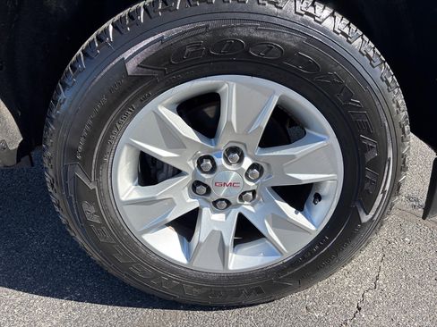 Used 2017 GMC Canyon SLE image 9