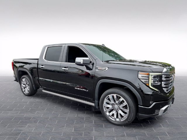 Used 2023 GMC Sierra 1500 Denali w/ Denali Reserve Package AWD/4WD image 3
