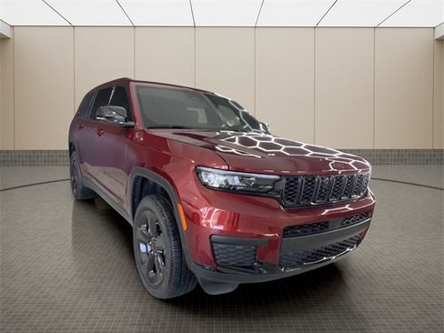 New 2025 Jeep Grand Cherokee L Altitude image 7