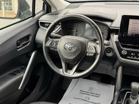 Used 2023 Toyota Corolla Cross LE image 18