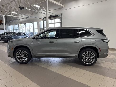 Used 2026 Buick Enclave Avenir AWD/4WD image 2