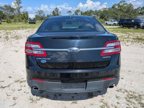 Used 2017 Ford Taurus SE FWD image 5