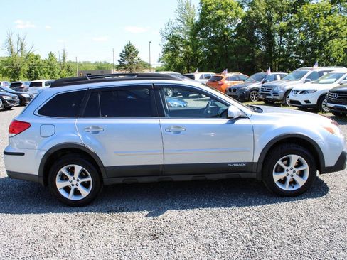 Used 2013 Subaru Outback 2.5i Limited AWD/4WD image 6