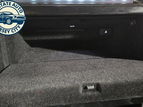 Used 2018 Land Rover Discovery HSE Luxury AWD/4WD image 17