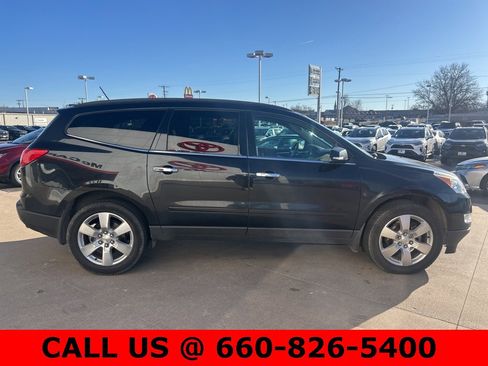 Used 2010 Chevrolet Traverse LT w/ LT Special Edition Package image 4