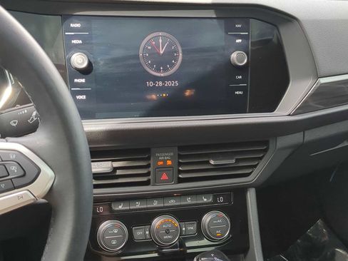 Used 2024 Volkswagen Jetta SEL image 29