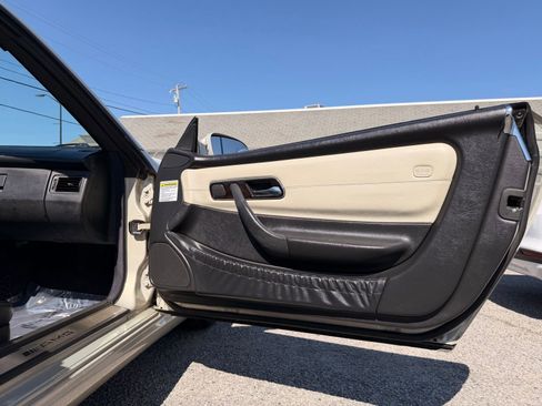 Used 2002 Mercedes-Benz SLK 32 AMG image 24
