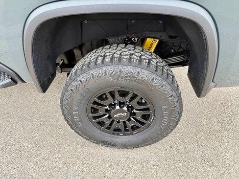 New 2026 Chevrolet Silverado 2500 ZR2 w/ LPO, Dark Essentials Package image 10