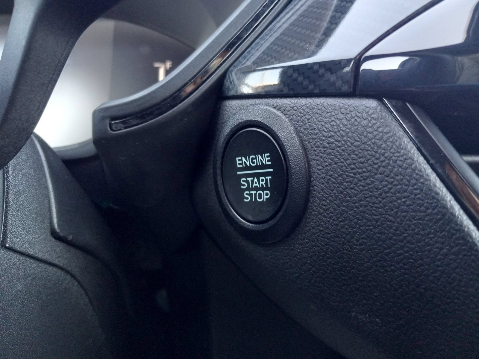 Used 2024 Ford Escape ST-Line w/ Cold Weather Package FWD image 24