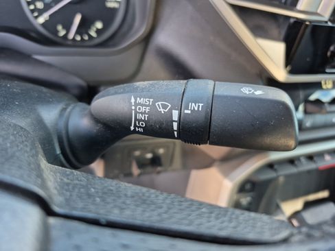Used 2022 Toyota Tundra SR5 w/ SR5 Premium Package RWD image 34