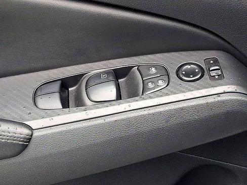 Used 2024 Nissan Altima 2.5 SV image 22