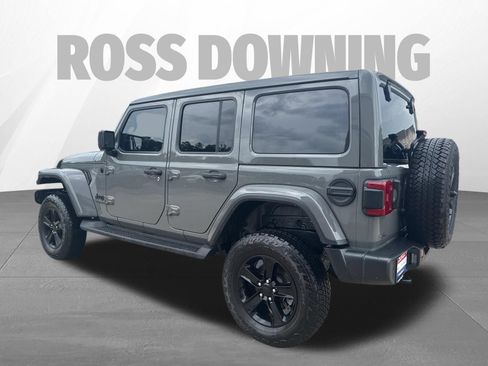 Used 2022 Jeep Wrangler Unlimited Sahara AWD/4WD image 4