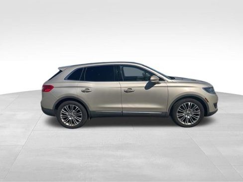 Used 2017 Lincoln MKX Reserve w/ Lincoln MKX Climate Package FWD image 8