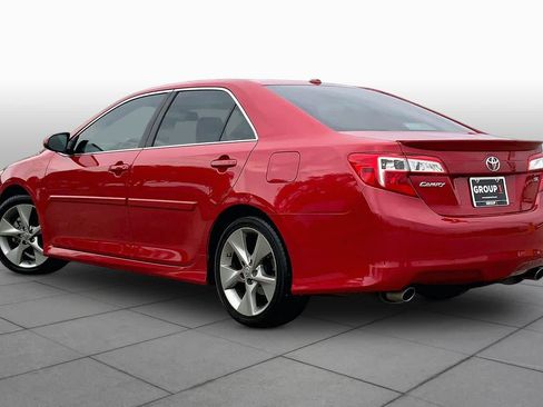 Used 2014 Toyota Camry SE w/ Moonroof Package FWD image 12