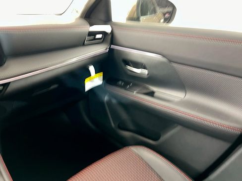 New 2025 Nissan Kicks SR image 10