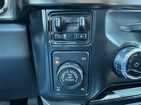 Used 2023 Ford F250 Lariat w/ Lariat Ultimate Package AWD/4WD image 24