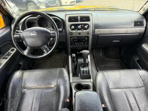 Used 2003 Nissan Frontier SE AWD/4WD image 12
