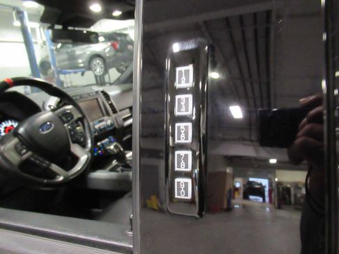 Used 2019 Ford F150 Raptor w/ Equipment Group 802A Luxury image 23