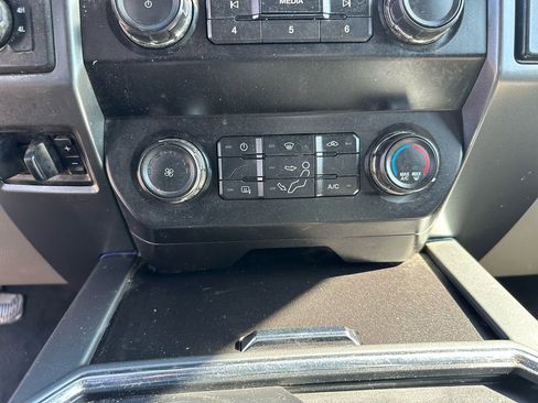 Used 2022 Ford F250 XLT w/ FX4 Off-Road Package image 37