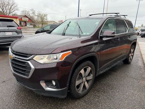 Used 2018 Chevrolet Traverse LT w/ LPO, 'HIT The Road' Package AWD/4WD image 3