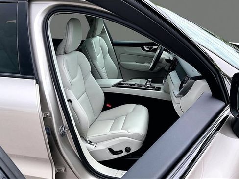 Used 2024 Volvo XC60 T8 Plus w/ Protection Package Premier AWD/4WD image 7