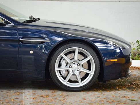 Used 2008 Aston Martin V8 Vantage Coupe image 19