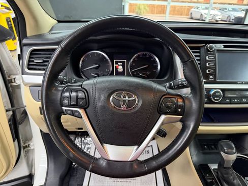 Used 2015 Toyota Highlander Limited AWD/4WD image 25