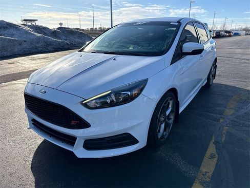 Used 2018 Ford Focus ST w/ Equipment Group 402A image 9